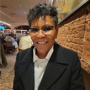 Meet your Posher, Debbie